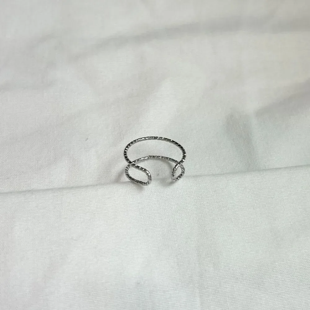 Vintage Inspired Luxury Silver Tone Ring